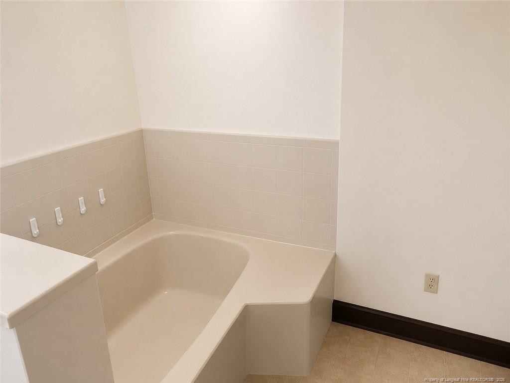 5426 Pinecrest Drive Property Photo 8
