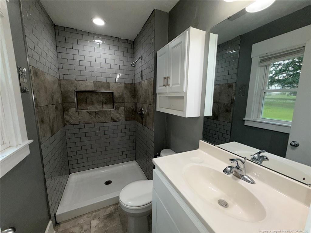 1112 Riverside Circle Property Photo 9