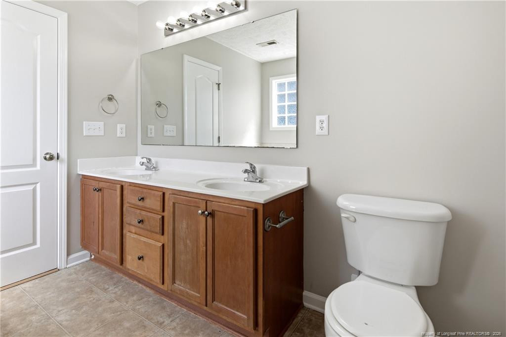 2209 Stornoway Court Property Photo 33