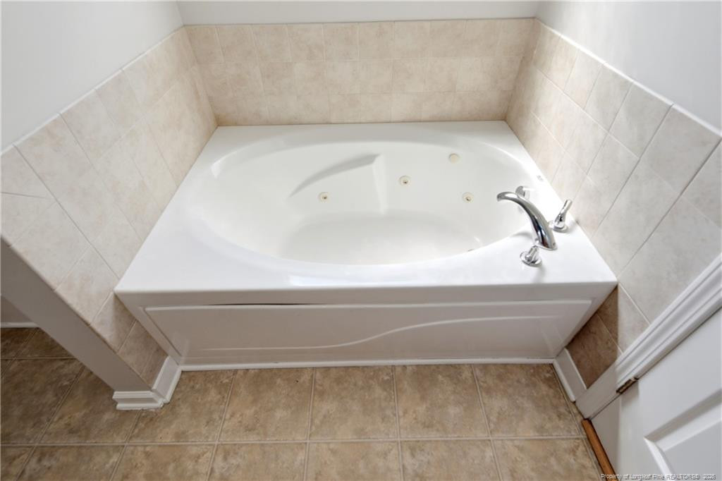 2209 Stornoway Court Property Photo 35