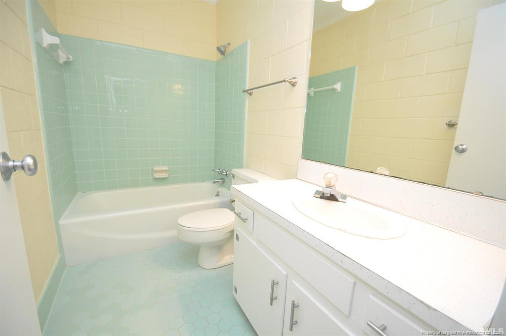 1426 Old Trinity Circle 11 Property Photo 13