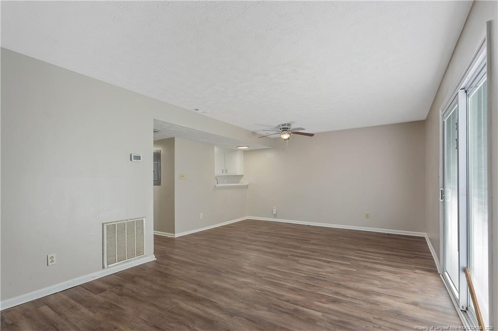 416 Kirkcaldy Court Property Photo 18