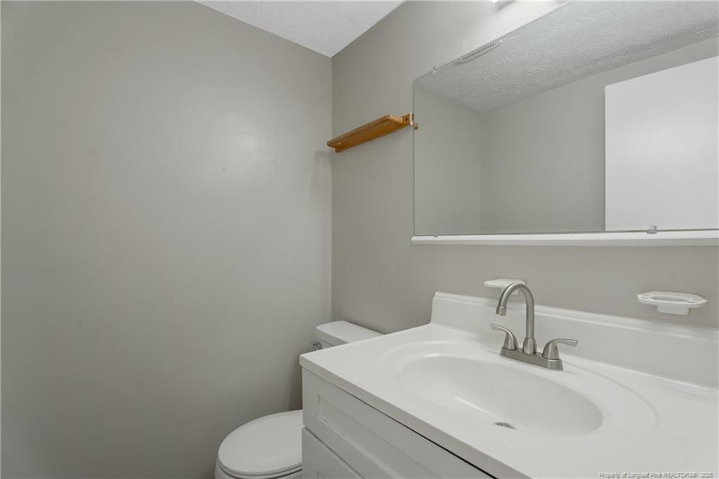 416 Kirkcaldy Court Property Photo 19
