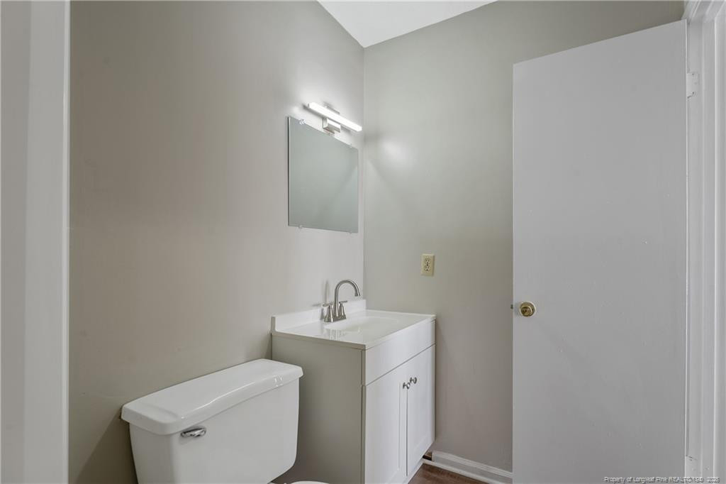 416 Kirkcaldy Court Property Photo 32