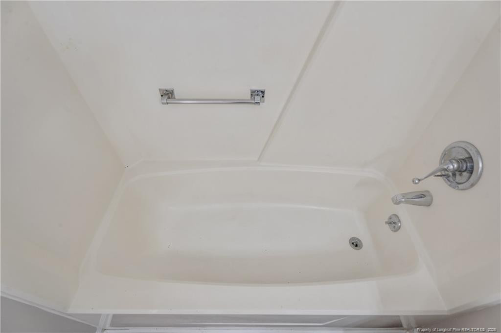 416 Kirkcaldy Court Property Photo 33