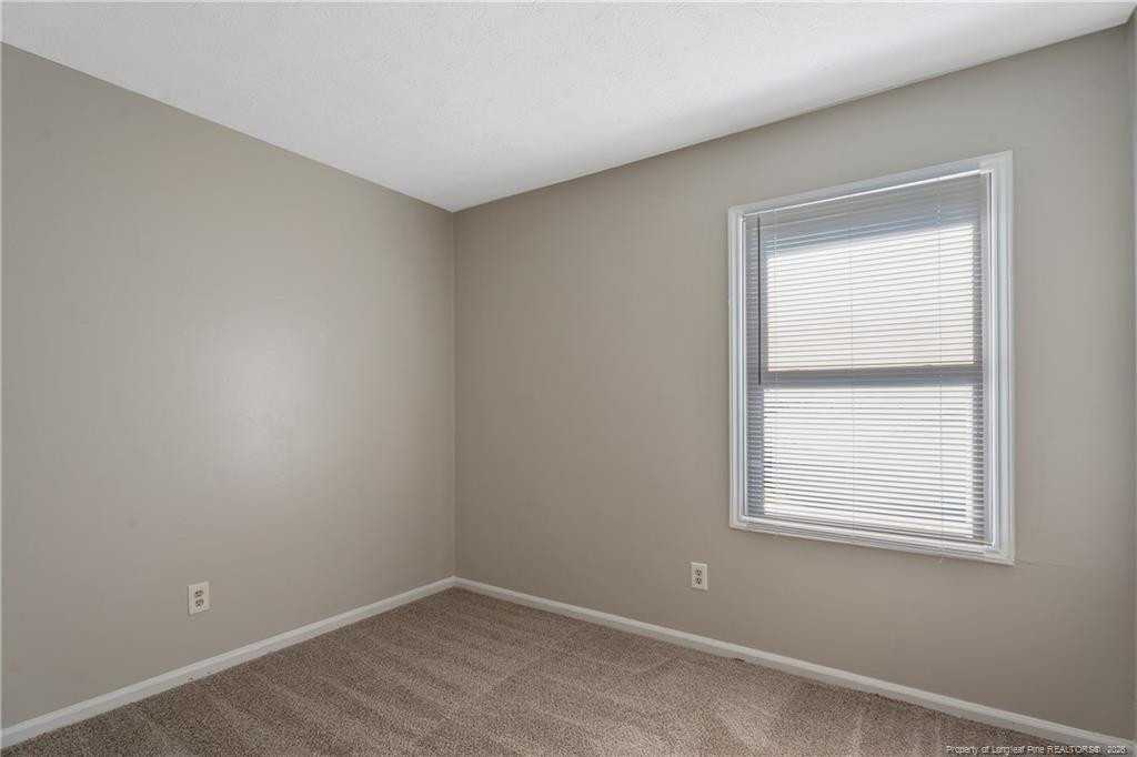 416 Kirkcaldy Court Property Photo 34