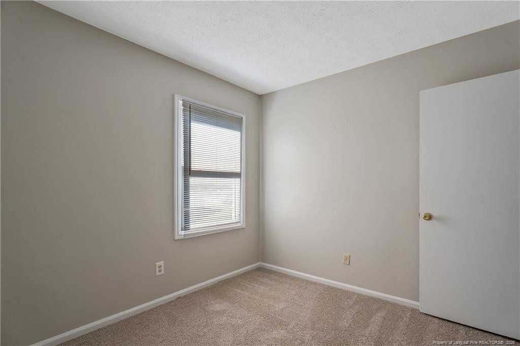 416 Kirkcaldy Court Property Photo 35