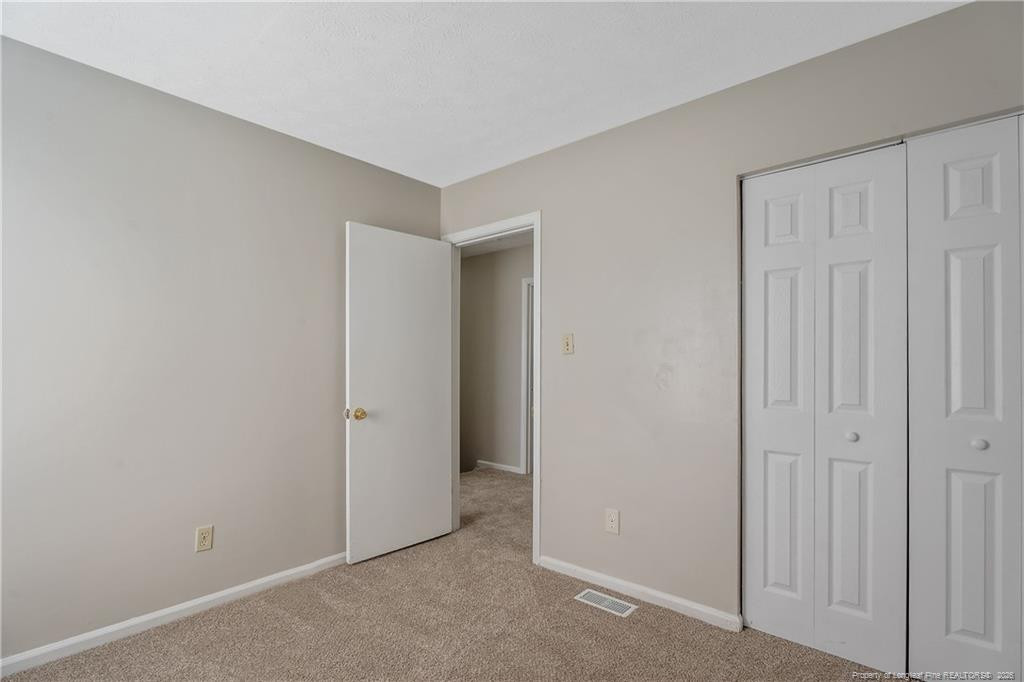 416 Kirkcaldy Court Property Photo 36