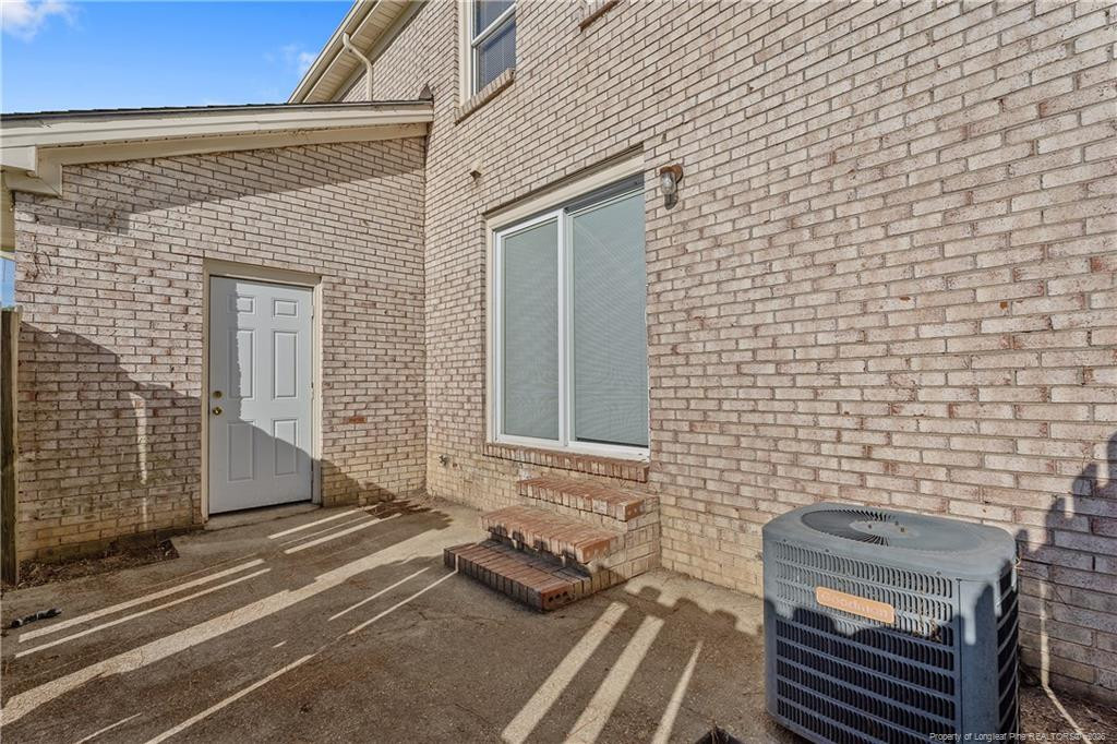 416 Kirkcaldy Court Property Photo 40