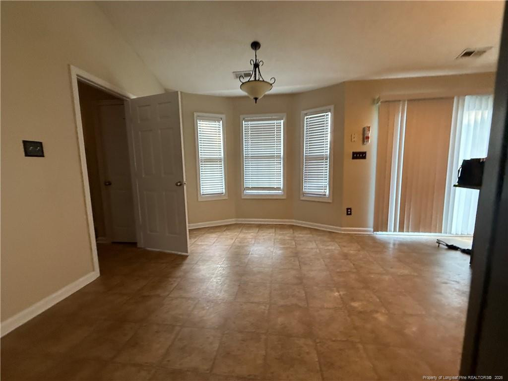 696 Fairfield Circle Property Photo 5