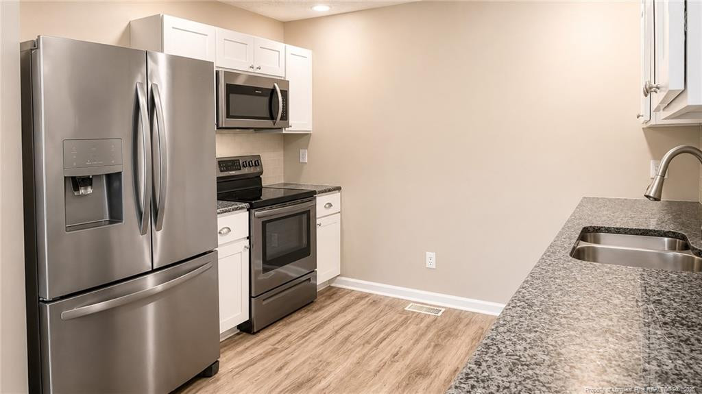 6873 Kingsgate Drive Property Photo 13