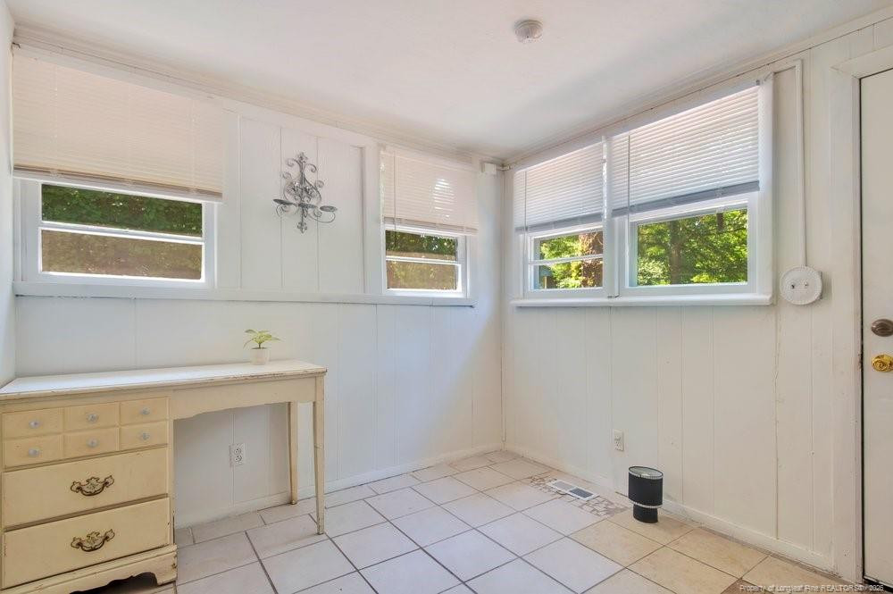 709 Lakeland Street Property Photo 7