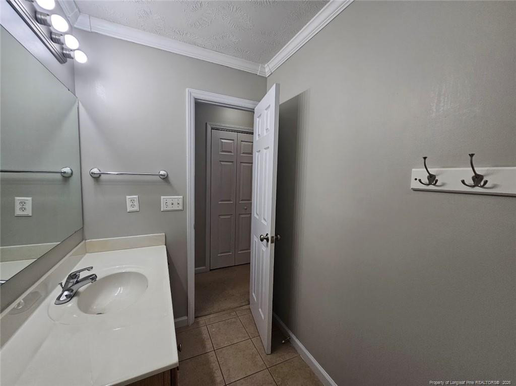 84 Gloucester Courts Property Photo 26