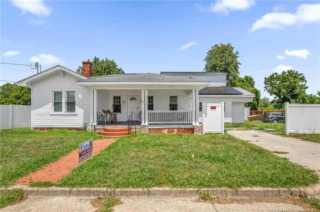 305 E 11th Street Property Photo 1