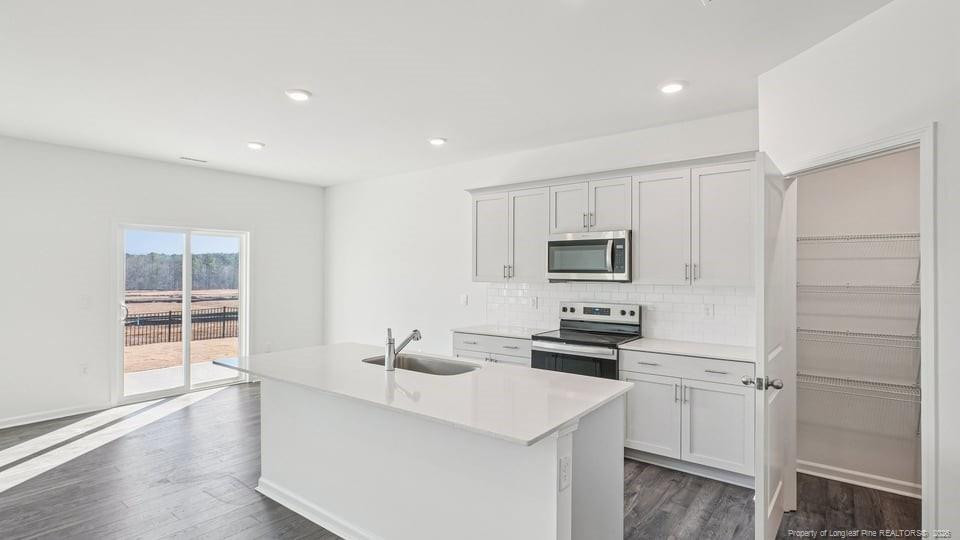 205 Rashford Way Property Photo 8