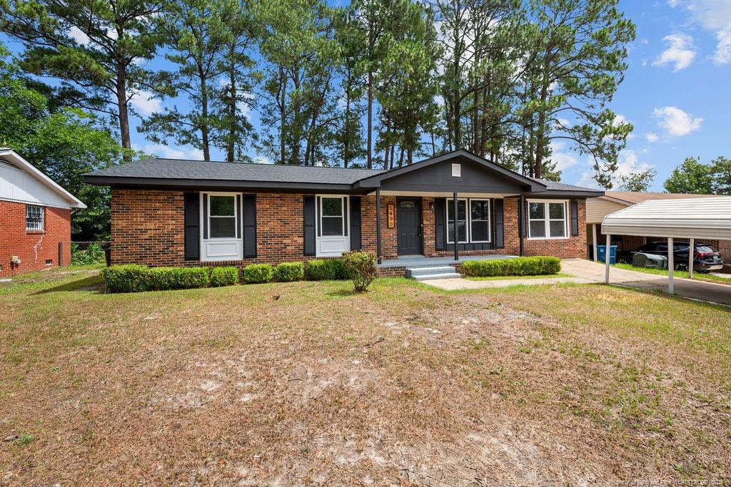 5490 Lindale Court Property Photo 1