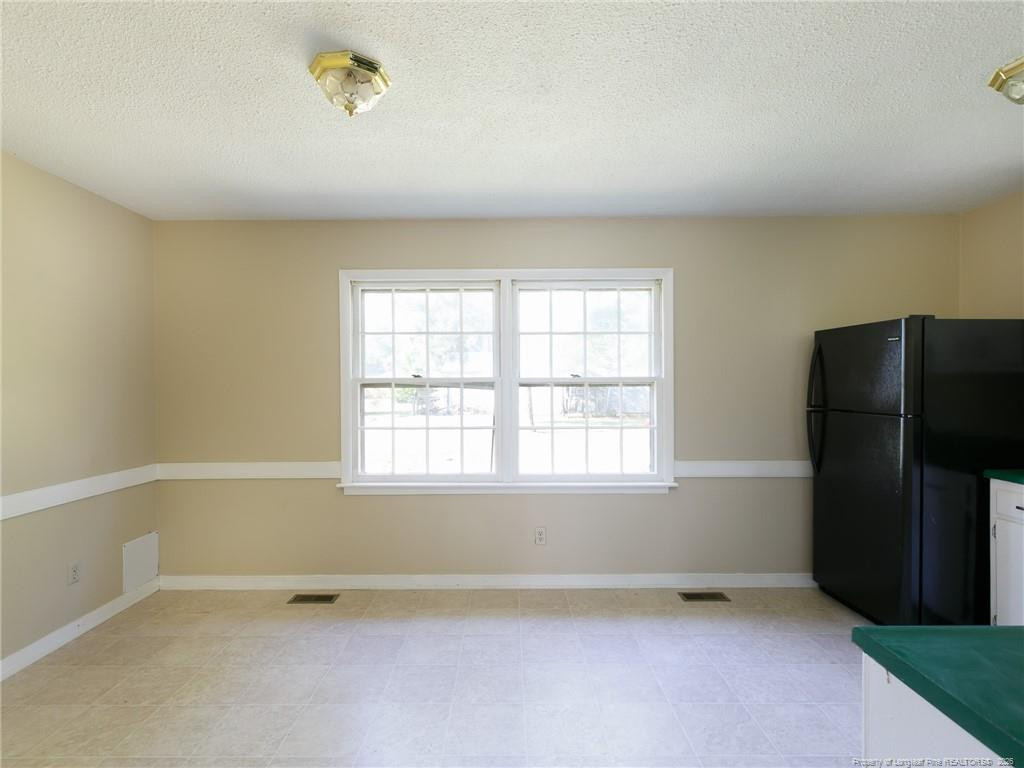 3249 Glenmore Drive Property Photo 5