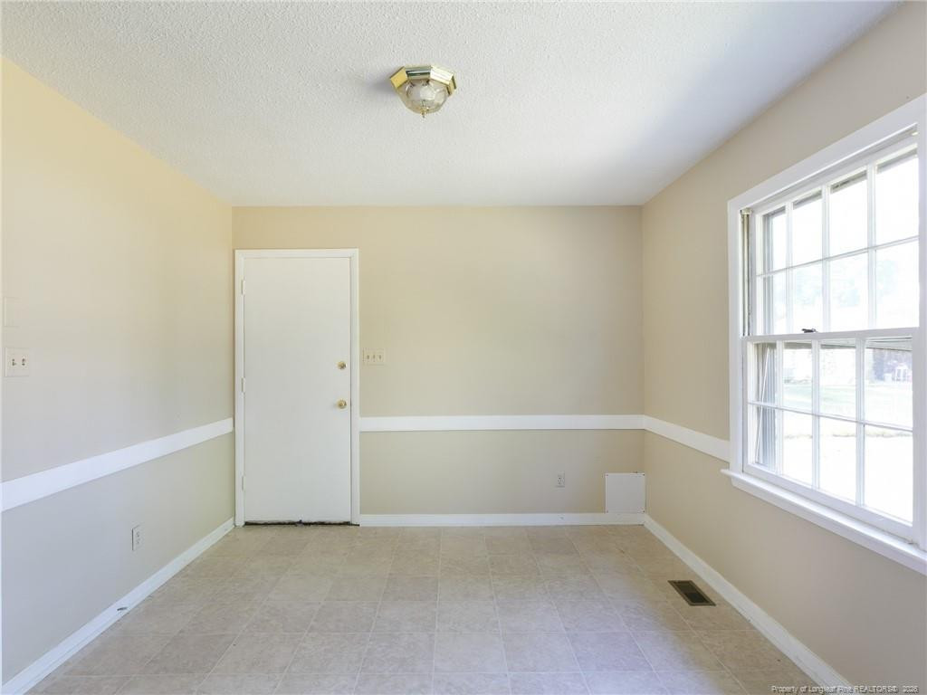 3249 Glenmore Drive Property Photo 8