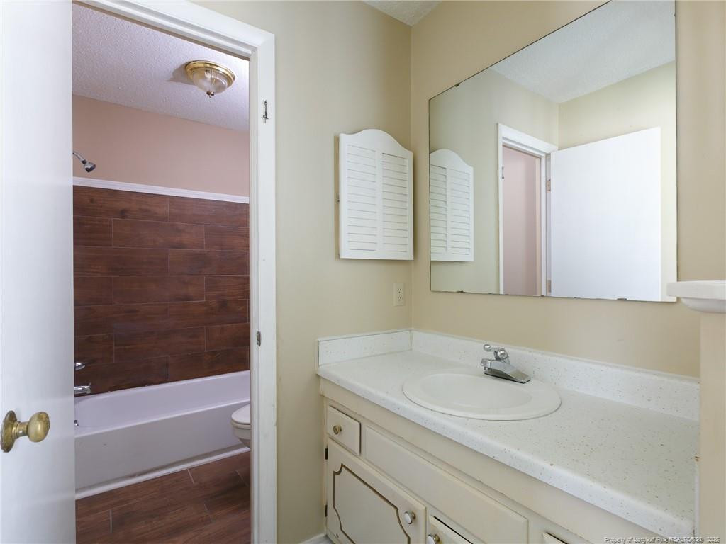 3249 Glenmore Drive Property Photo 11