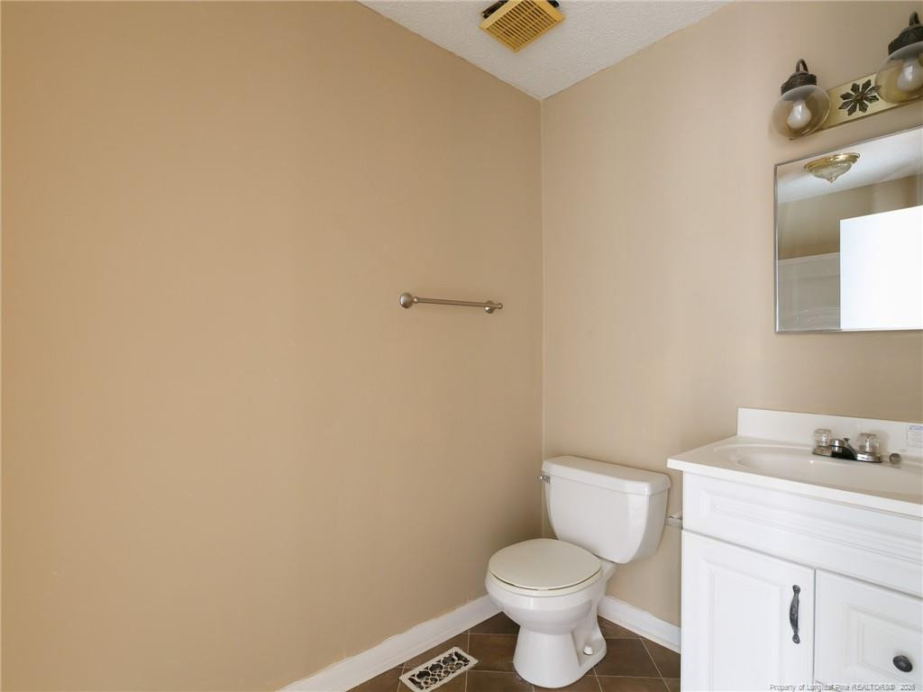 3249 Glenmore Drive Property Photo 14