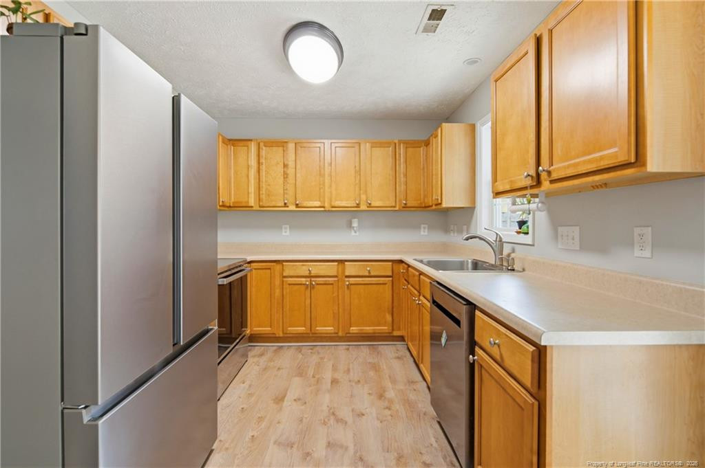 40 Dover Court E Property Photo 20