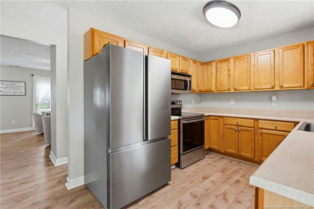 40 Dover Court E Property Photo 21
