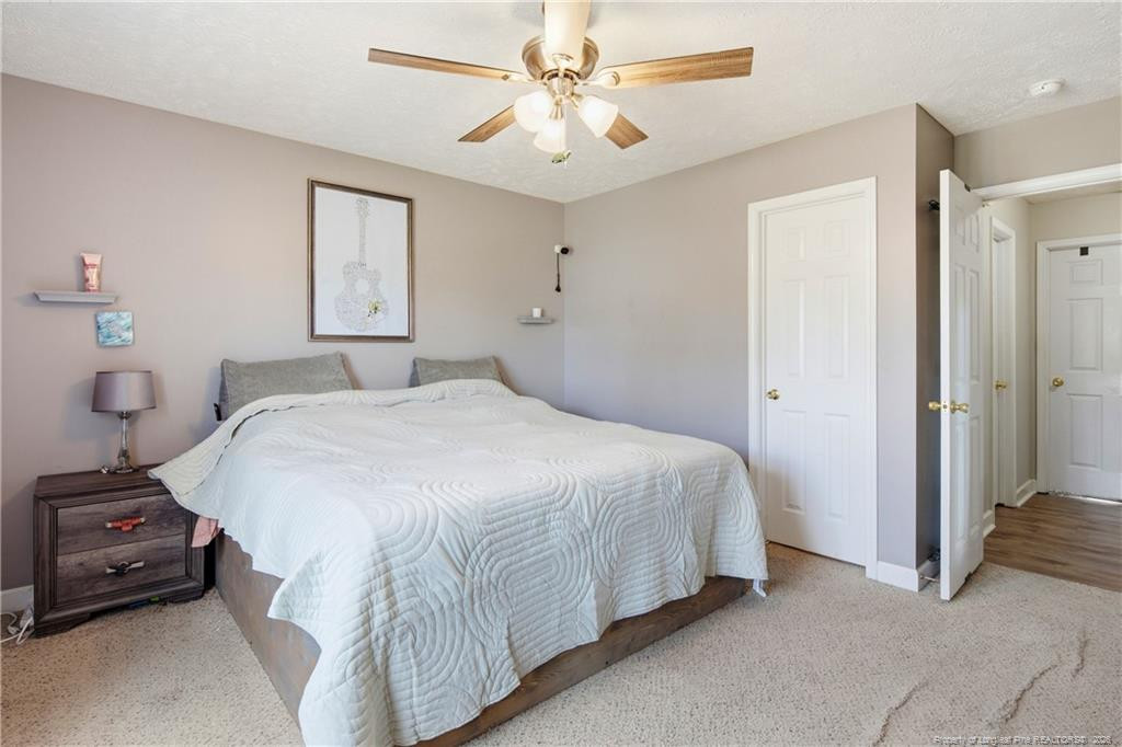 40 Dover Court E Property Photo 23