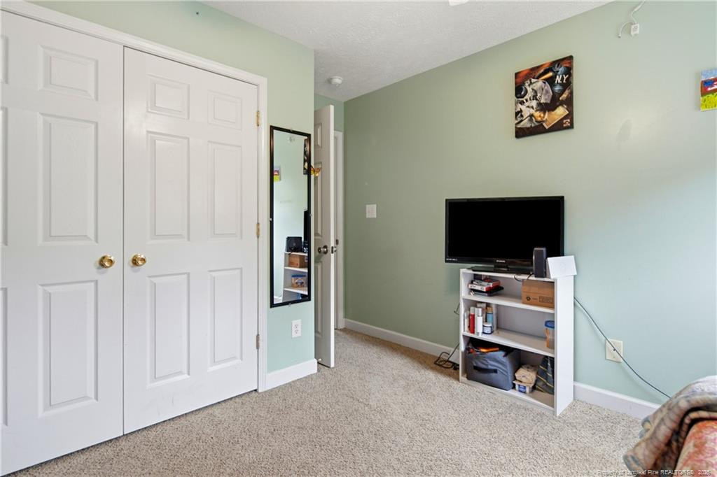 40 Dover Court E Property Photo 29