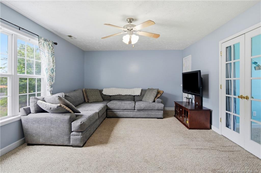 40 Dover Court E Property Photo 39