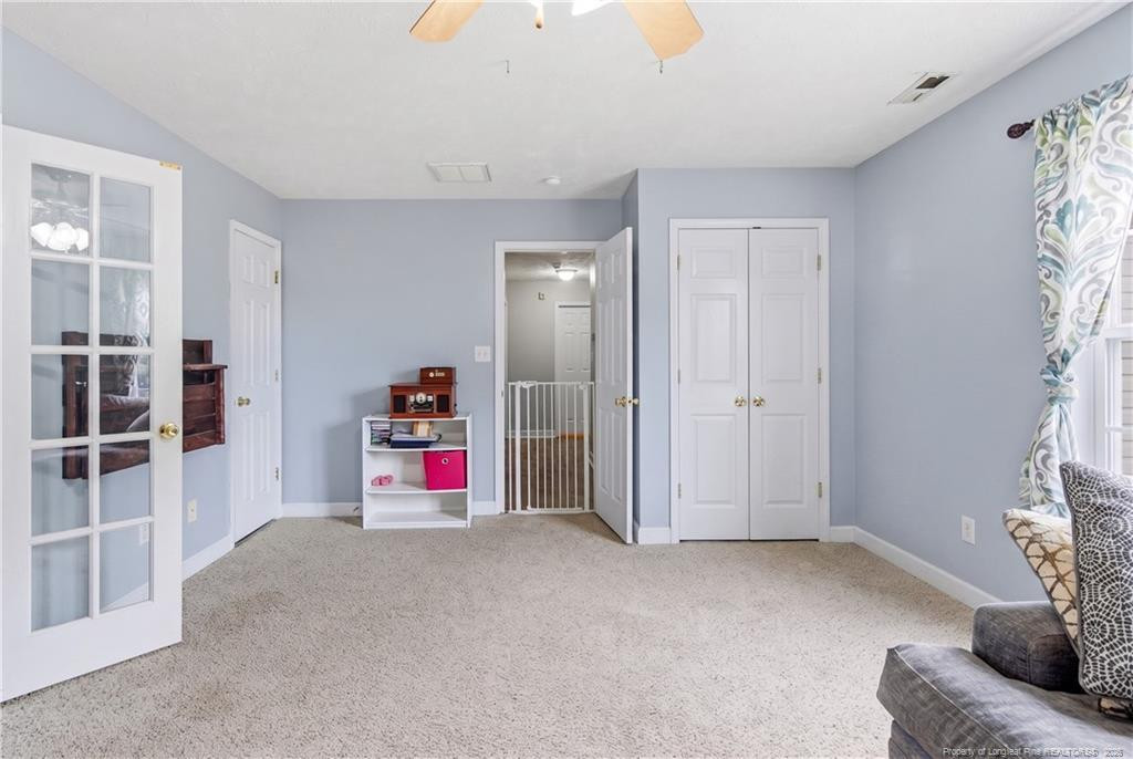 40 Dover Court E Property Photo 41