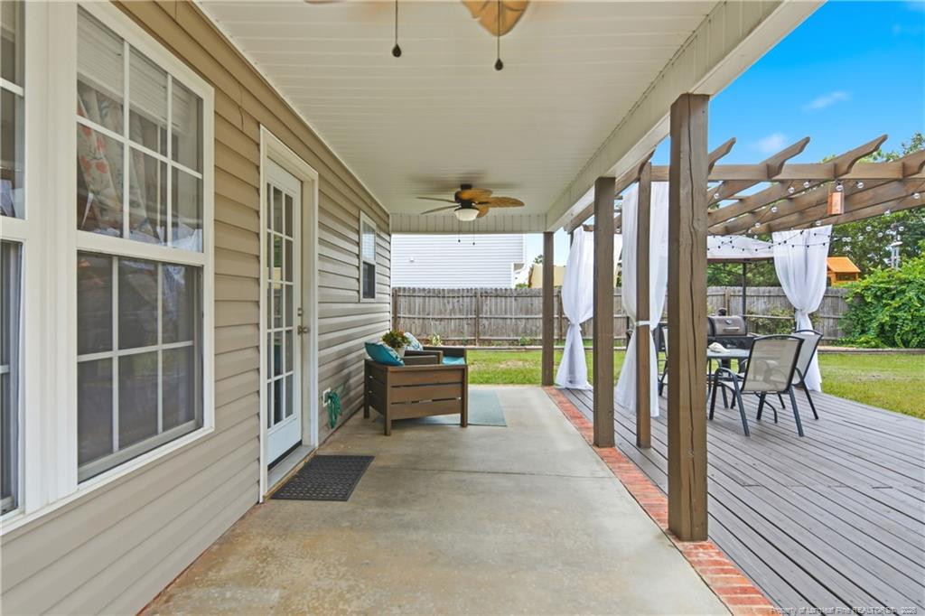 40 Dover Court E Property Photo 43