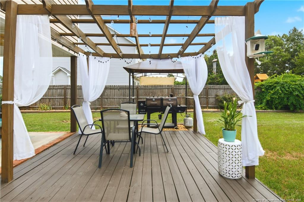 40 Dover Court E Property Photo 44