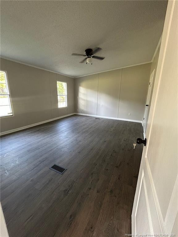 211 Roping Lane Property Photo 8