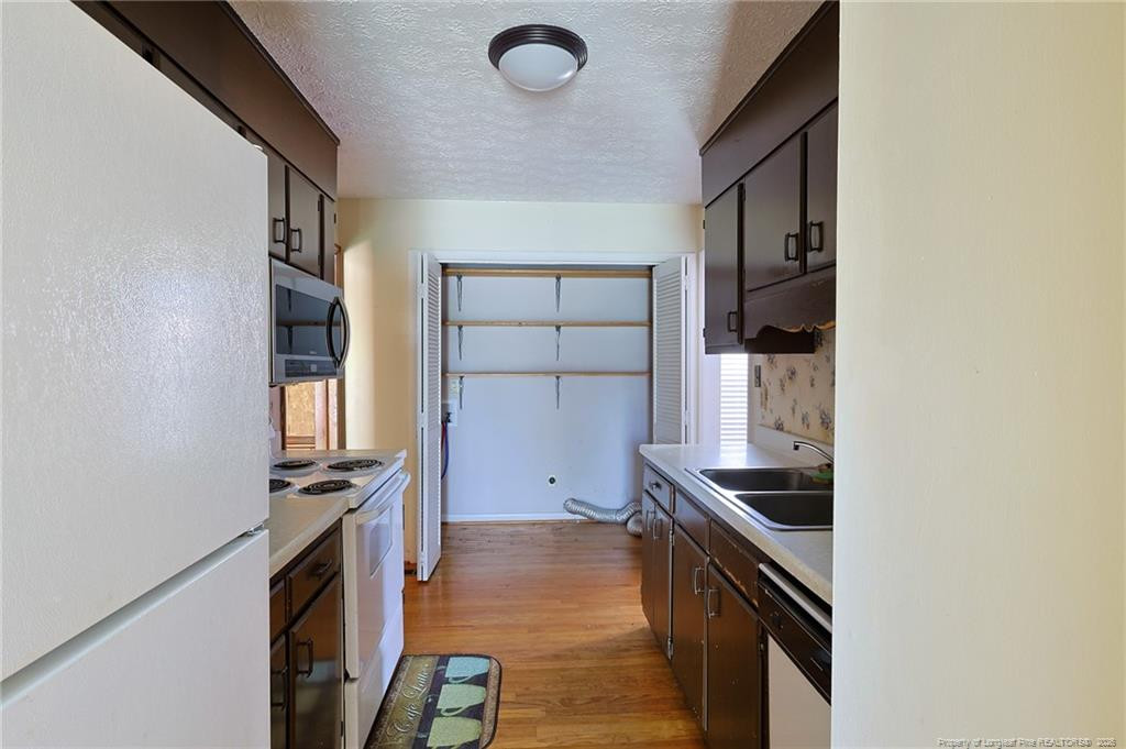 3305 Margate Place Property Photo 4
