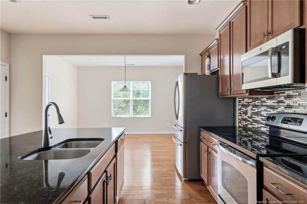 910 Highgrove Drive Property Photo 12