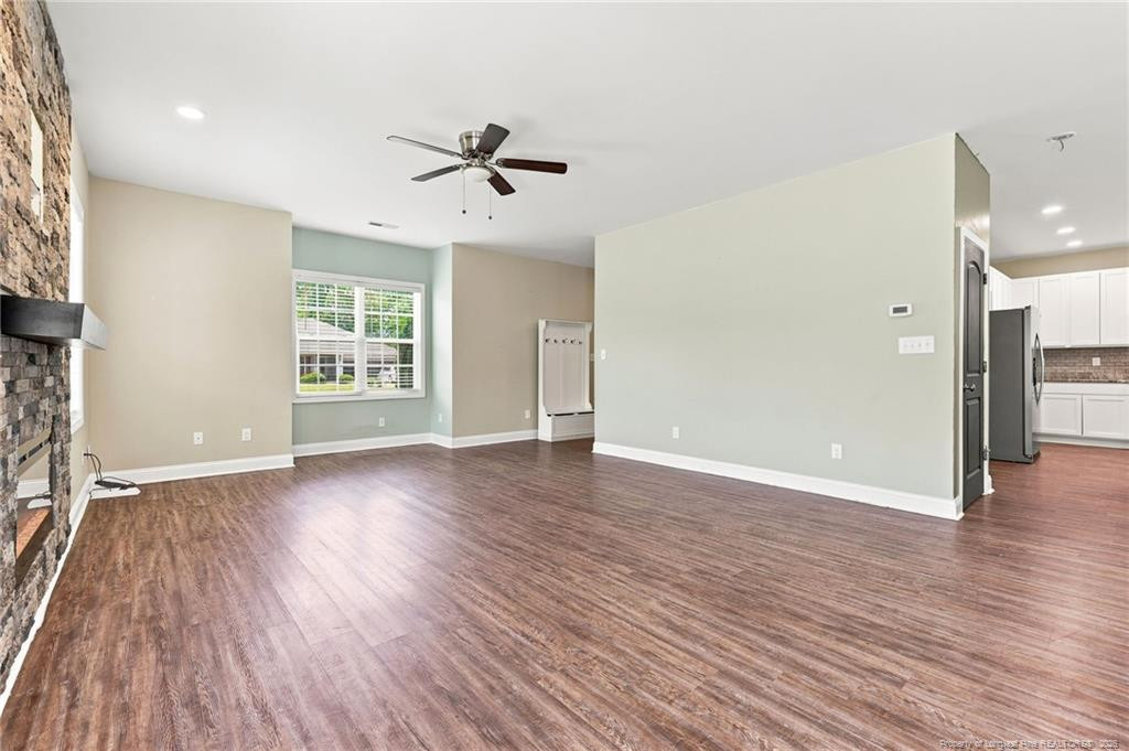 1085 Moonland Drive Property Photo 10