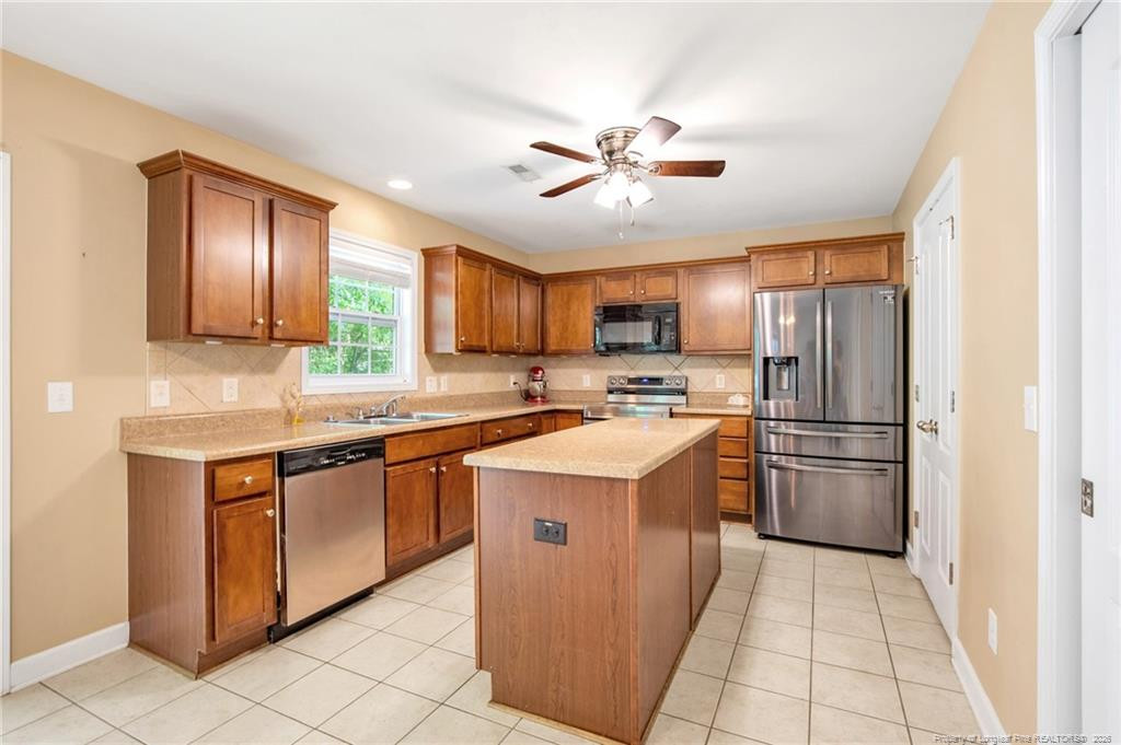 2904 Assurian Court Property Photo 13