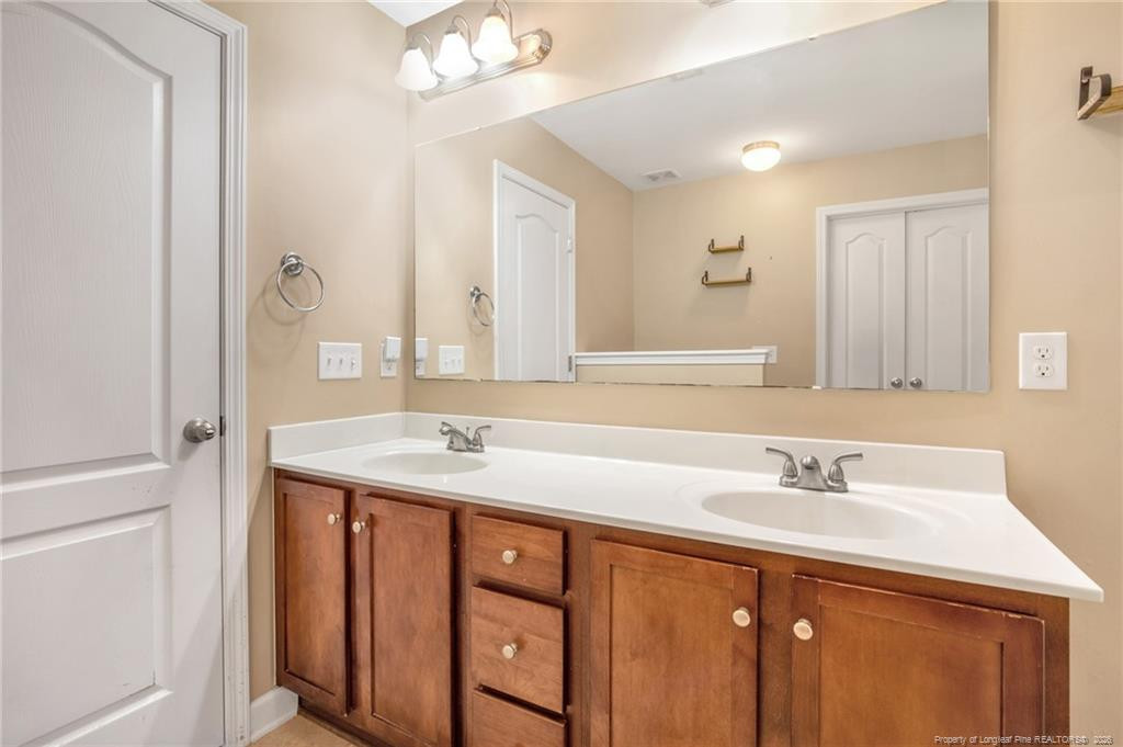 2904 Assurian Court Property Photo 18