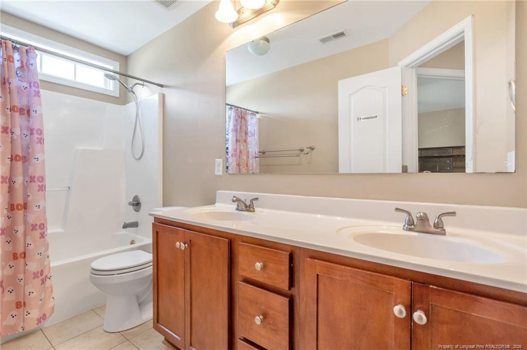 2904 Assurian Court Property Photo 26