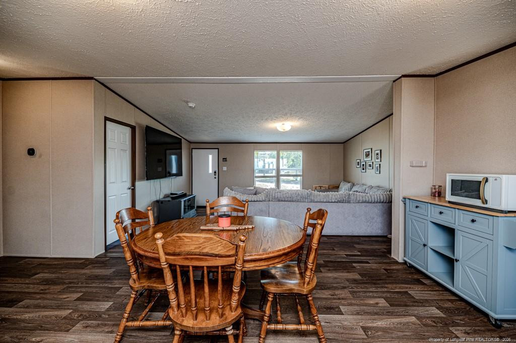 211 Pine Oak Property Photo 8
