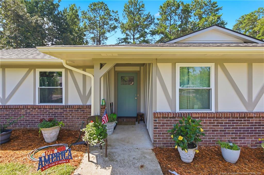 6885 Buttermere Drive Property Photo 3