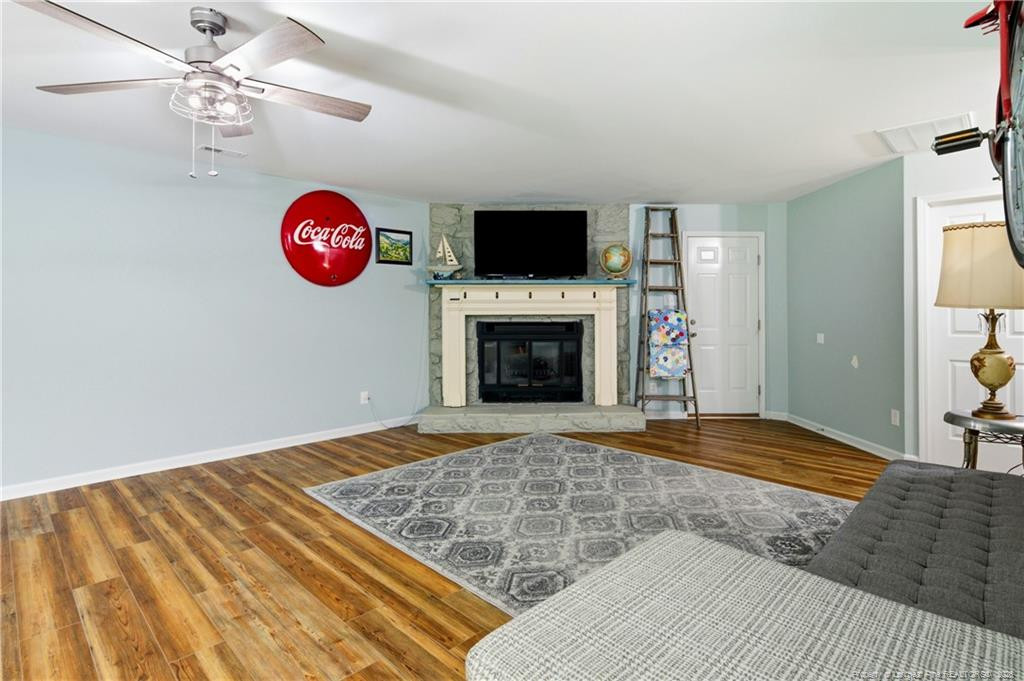6885 Buttermere Drive Property Photo 9