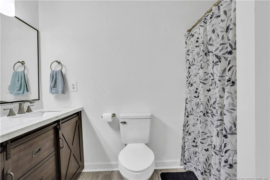 408 Chester Lake Place Property Photo 28
