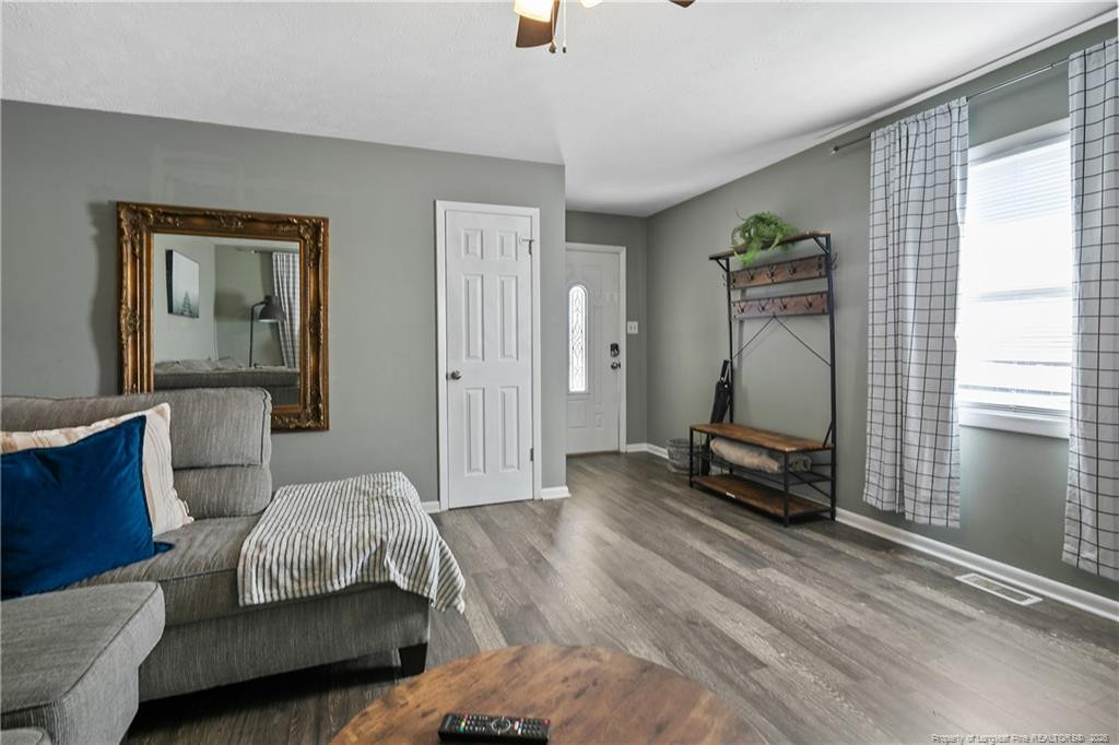 1824 St Paul Avenue Property Photo 6