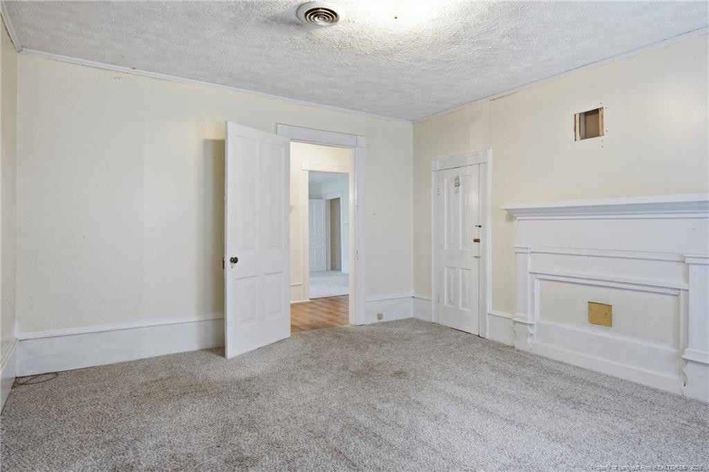 206 E 2nd Avenue Property Photo 31