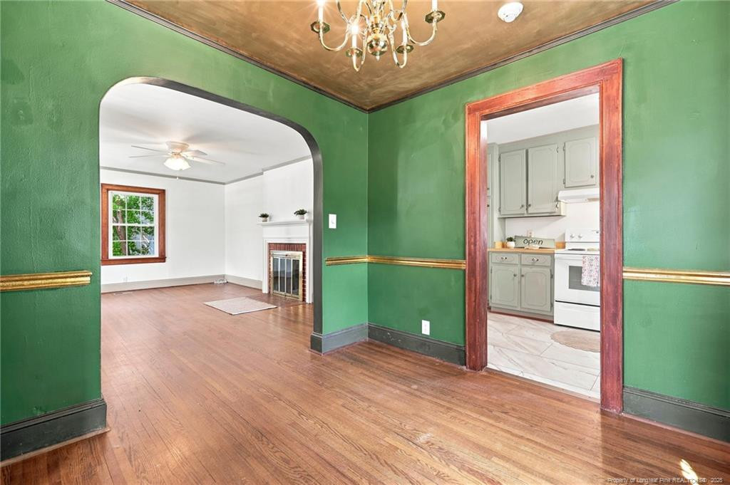 608 Glenville Avenue Property Photo 12