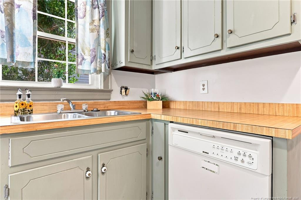 608 Glenville Avenue Property Photo 15