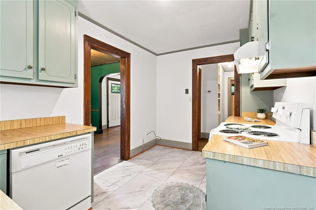 608 Glenville Avenue Property Photo 17