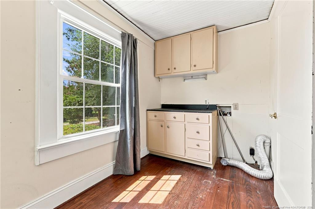 608 Glenville Avenue Property Photo 18