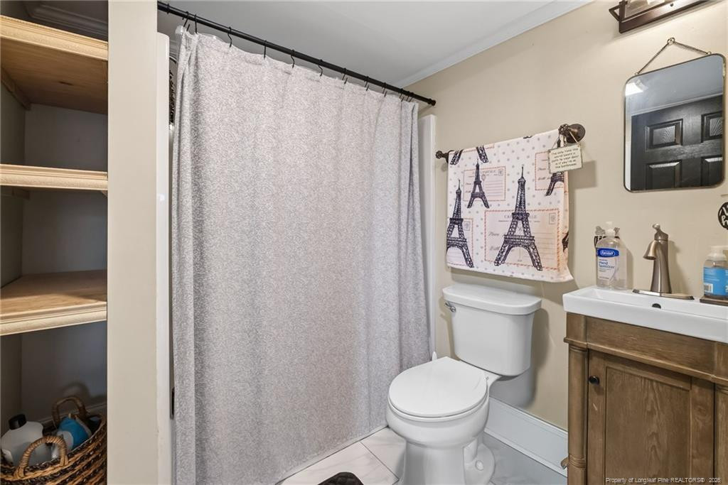 423 E Edinborough Avenue Property Photo 14